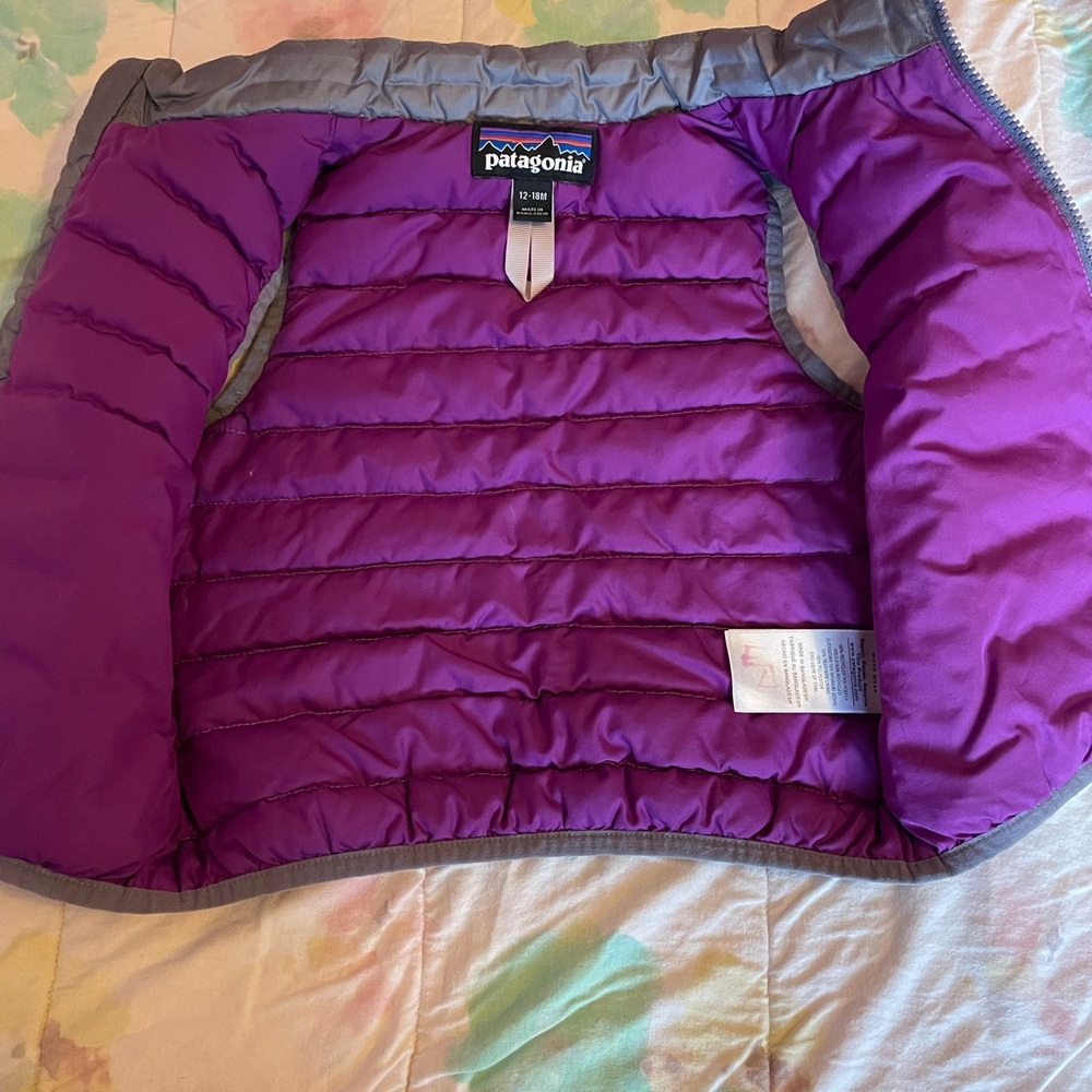 Patagonia vest size 12-18 m